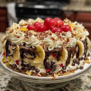 No-Bake Banana Split Cake Recipe