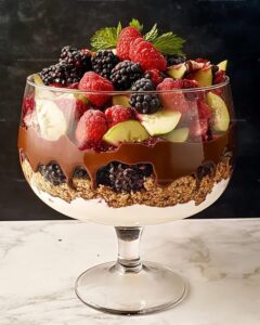 Decadent Dubai Chocolate Berry Trifle Recipe