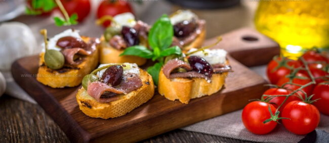 Anchovy Canapes (Canapes D'Anchois)
