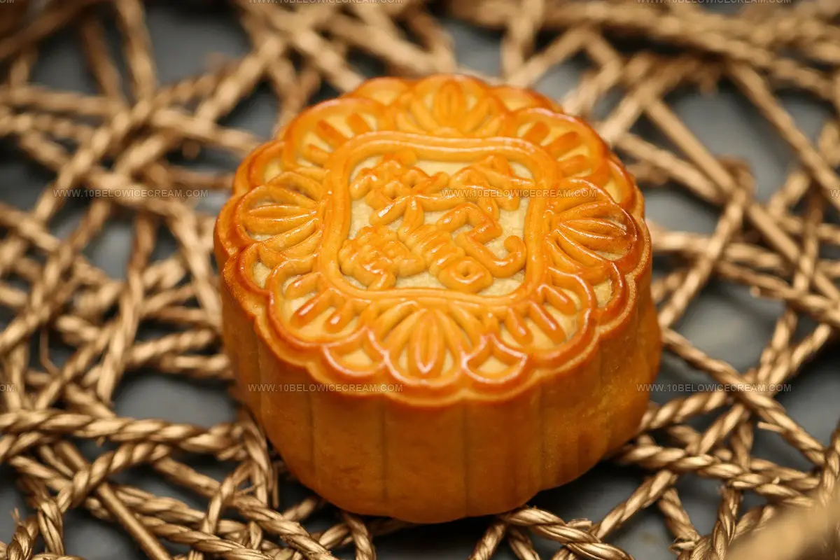 What Do Mooncakes Taste Like? Unwrapping the Flavor Mystery