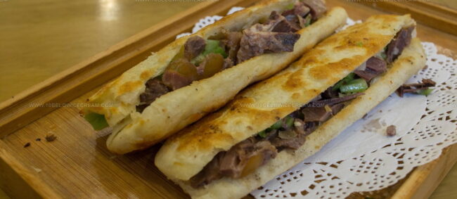 Donkey Burger (Lurou Huoshao)