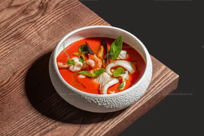 What’s the Difference Between Tomato Broth and Tomato Juice or Sauce
